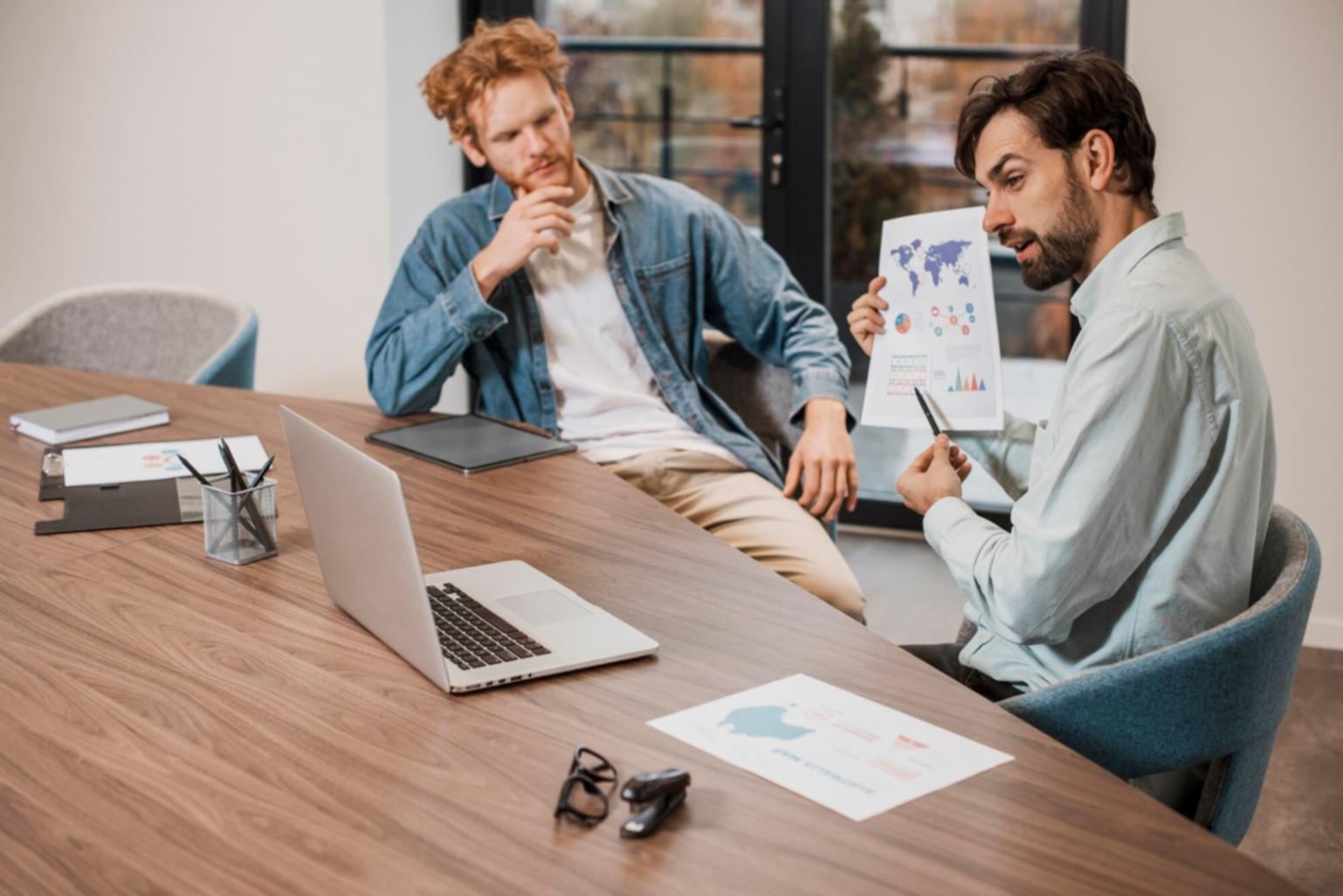 Ejemplo de paleta de colores aplicada en diseño web moderno